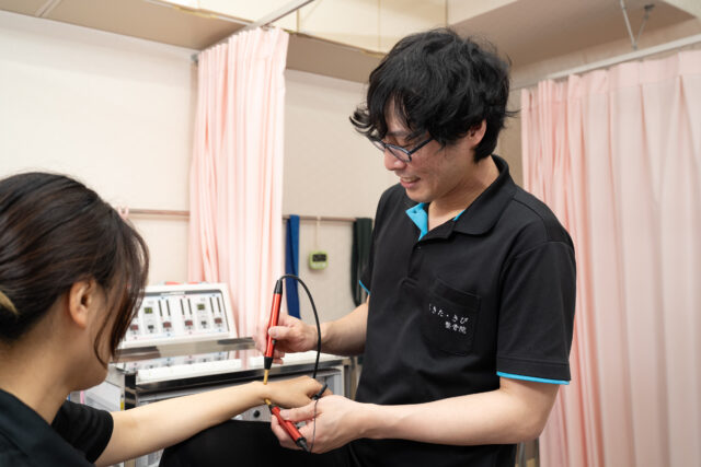 2. アキュスコープを使った特殊施術